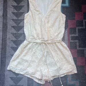 American Eagle Cream Lace Romper